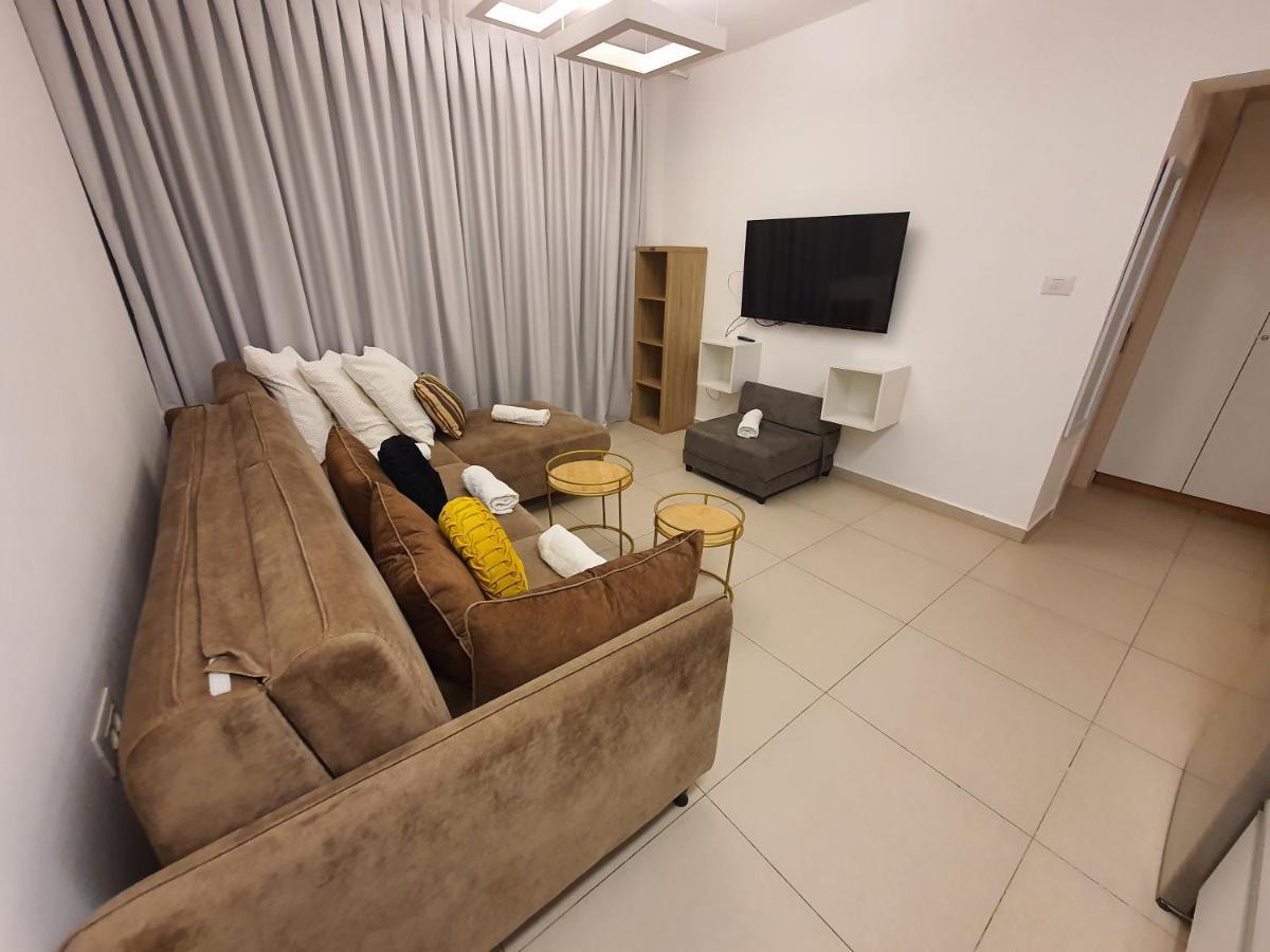 Barak Royal Suites 52 Garden - חמש דקות מהים ומהטיילת 埃拉特 外观 照片